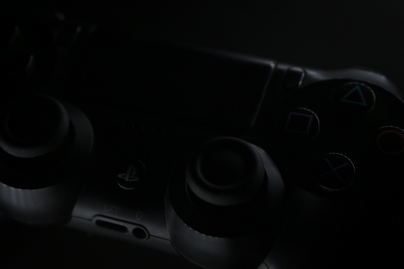 PS4 controller